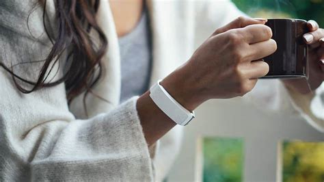 This Special Bracelet Allows You To Feel Your Partners Touch From