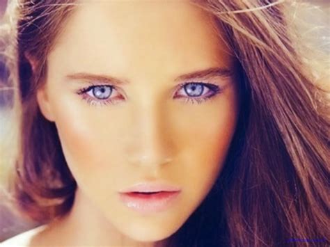 عيون زرقاء صور لاجمل العيون الملونة عيون الرومانسية