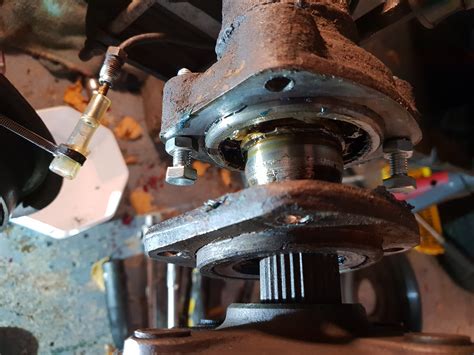 removing axle  shaft mgb tips mods  maintenance