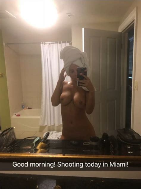 celebrity alert sarah hyland nude selfies leaked ⋆ pandesia world