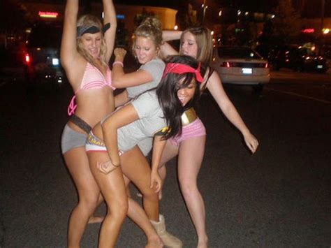 Drunk Girls Have Fun 40 Pics