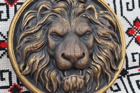 lions head carving  patterns