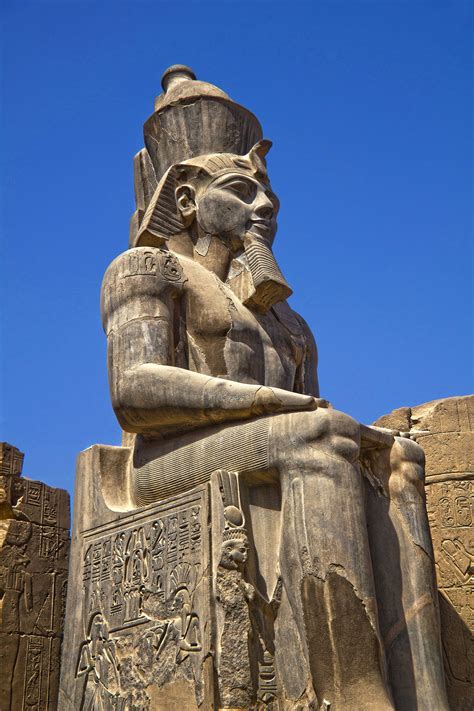 ramses  statue hurghada egypt statue