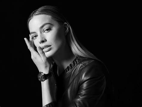 margot robbie   face   iconic chanel