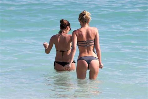 Retro Bikini Alessia Marcuzzi Showcasing “grey Bikini” At The Beach In