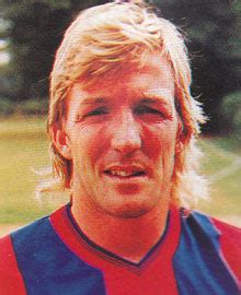 mark dennis crystal palace fc supporters website  holmesdale