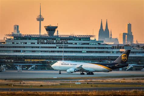 flughafen koeln bonn airport braucht  millionen euro express