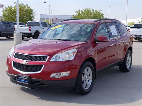 pre owned  chevrolet traverse lt wlt awd suv