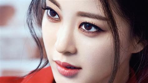 han ye seul beautiful korean actress wallpaper by thormark