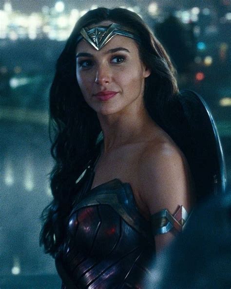 pin by edward saint dennis fermin rio on justice league gal gadot