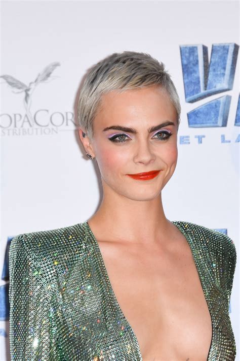 Cara Delevingne Braless 21 Photos Video Thefappening