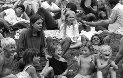 Stunning Photos Taken At Woodstock 1969 Ninjajournalist Woodstock