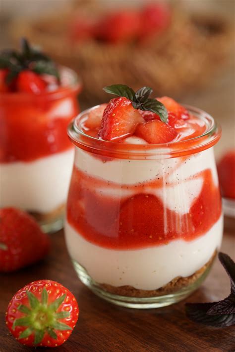 erdbeeren dessert im glas herdmitherz