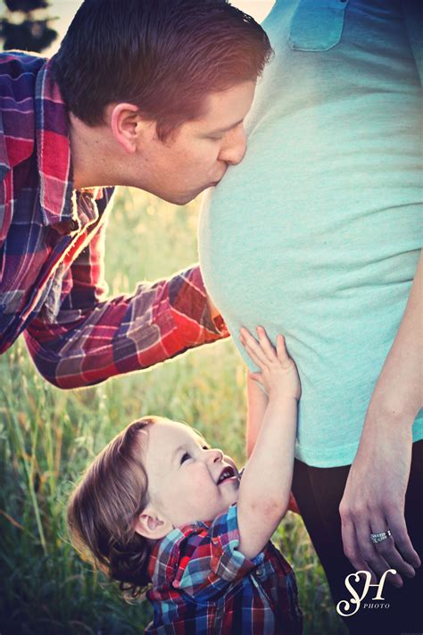 usually not a fan of belly kiss photos but this is cute photo shoot ideas fotos de