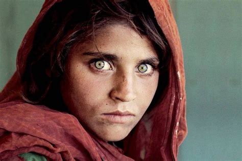 “mädchen Mit Den Grünen Augen” Nach Afghanistan Zurückgekehrt Vol At