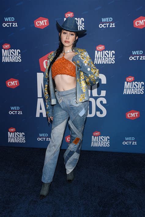 Noah Cyrus Strips Down For Cmt Awards 2020 Performance