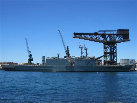 sydney city  suburbs garden island dockyard