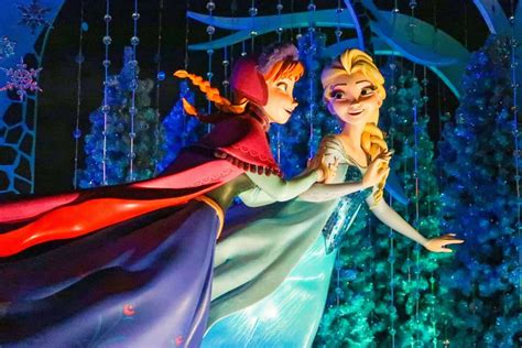 Guide To Anna And Elsa S Frozen Fantasy 2017 Tdr Explorer