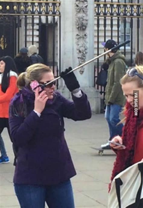 how to look even more idiot with the selfie stick 9gag