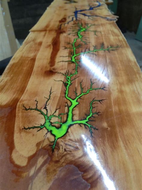 pin  daniel   epoxy resin wood resin table amazing resin