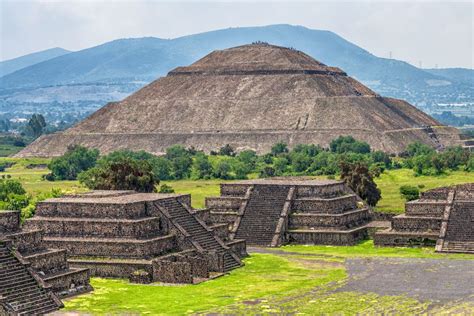 top pyramids  mexico  visit travel  news