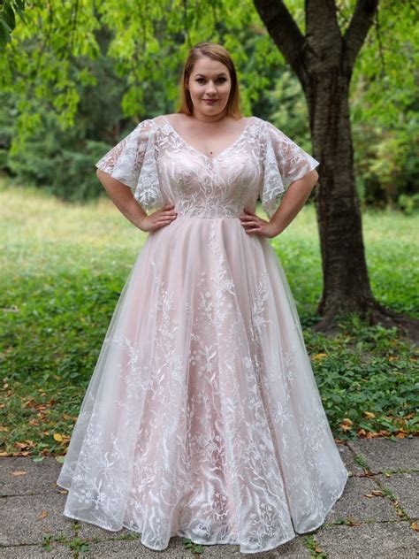 ariel  size wedding dress lasabina  size bridal