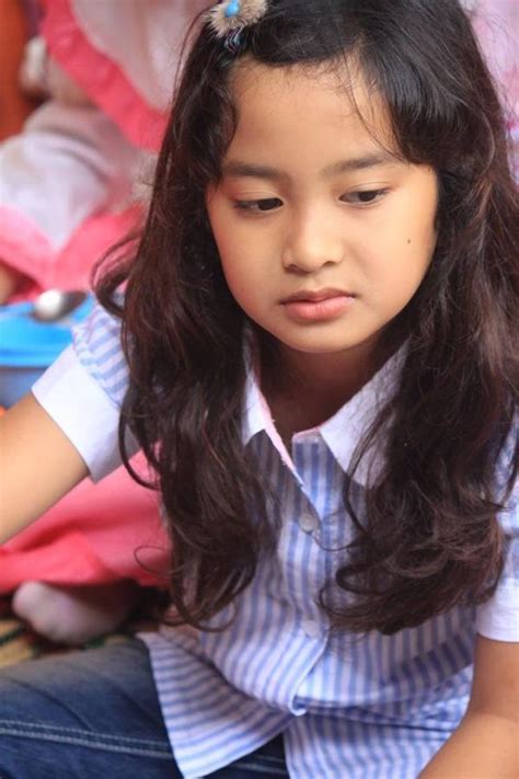 Gadis Cilik Ini Menjadi Crosser Terbaik Indonesia Walau