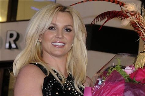 britney spears checks into a psychiatric facility daily worthing
