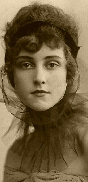 pin by alva on 1890 1920 in 2020 vintage portraits
