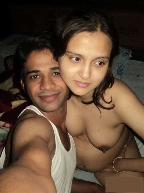 suhagrat photos desi bhabhi ko pati ne choda aur boobs dabaye