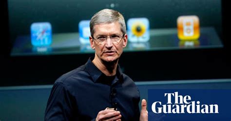 Apple Chief Tim Cook Set To Top Us Pay League Tim Cook The Guardian