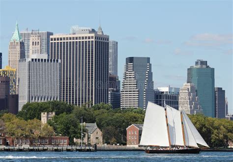 schoener amerika   de haven van  york redactionele fotografie image  megalopolis