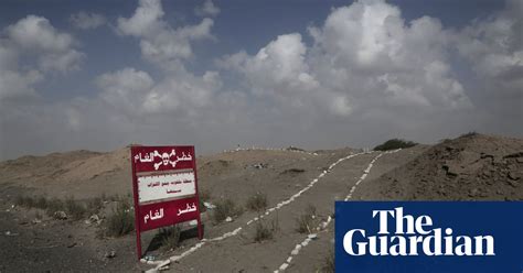 eerie scenes in war torn aden yemen in pictures art