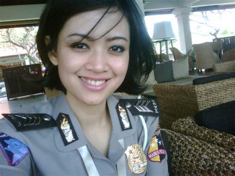 Kumpulan Foto Polisi Wanita Polwan Cantik Negara Negara Di