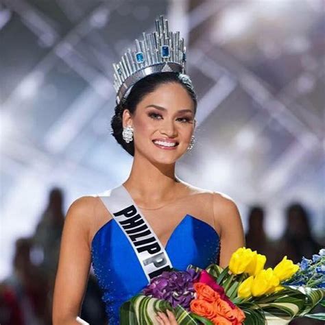 pia wurtzbach crowned miss universe after host commits major blooper preen ph