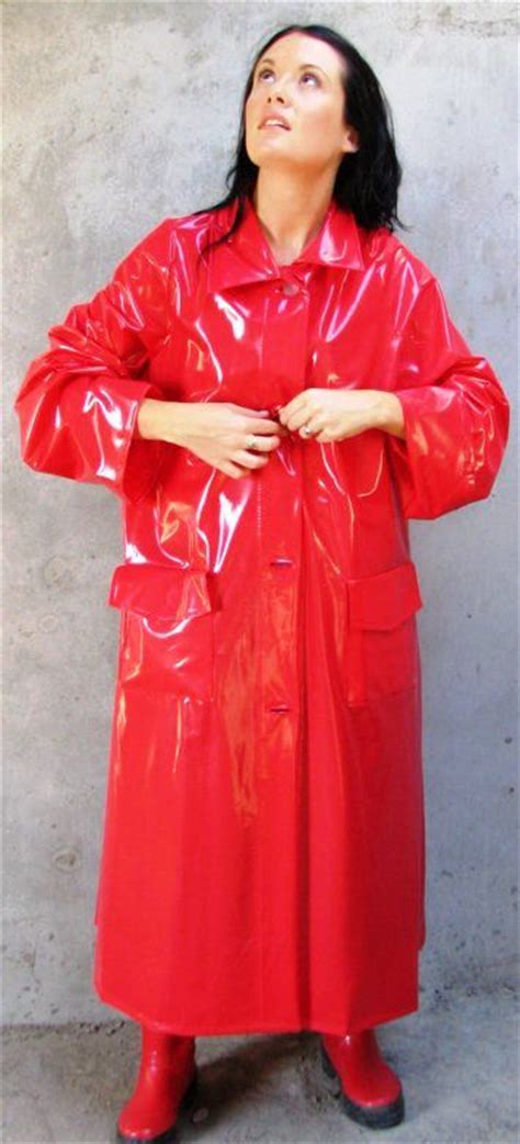 red pvc raincoat nur rote lack pvc latex mäntel