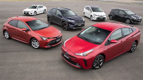 toyota marks  hybrid sales  australia car news carsguide