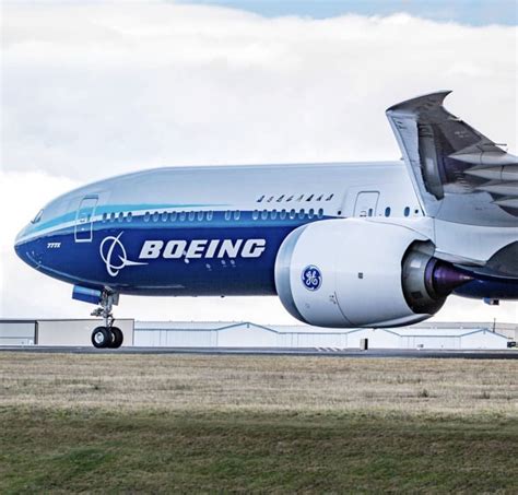 Boeing 787 Dreamliner Boeing 777 Armored Truck Jet Plane Airports