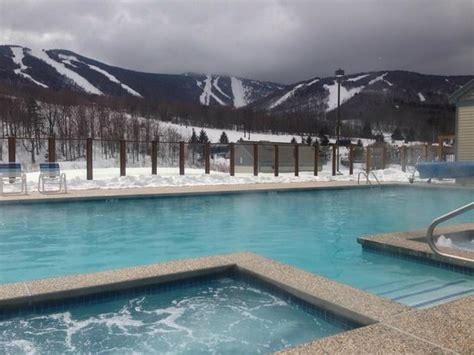 pool   huge hot tube perfect  long day  skiing picture