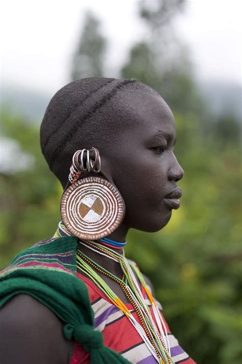 Suri In Tulgit Ethiopia African Culture African People Mursi Tribe