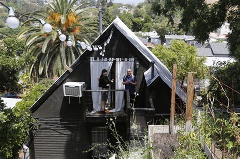 los angeles adopts rules cracking   airbnb hosts curbed la