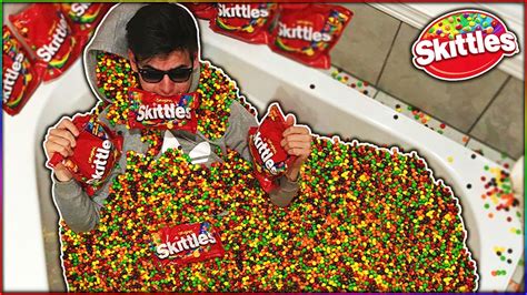 1 000 000 Layers Of Skittles In Bath Tub Challenge