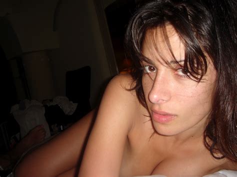 sarah shahi nipple peek topless twitter pictures
