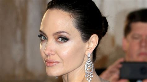 Inside Queen Elizabeths Relationship With Angelina Jolie