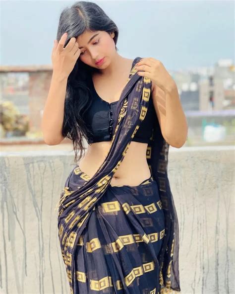 Sexy Lady In Sexy Saree Nehasingh9902 Sareewaliladki Ig Facebook