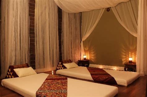 traditinal thai massage room for couples fern room