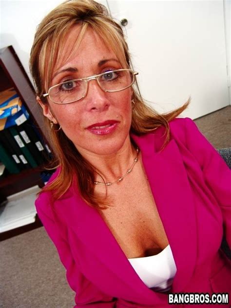 Mature Milf Taking Off Her Cloths In The Office Porn Pictures Xxx