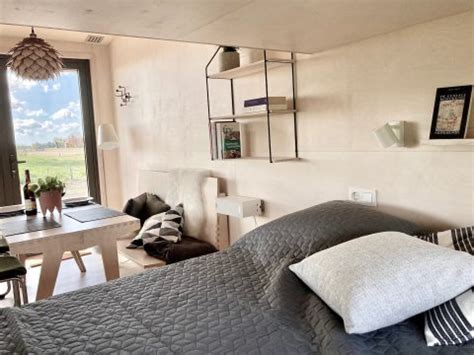 de leukste airbnbs  zeeland hier wil je overnachten