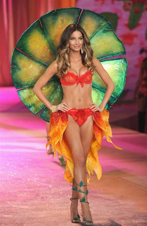 Lily Aldridge Wears National Flag Outfit For Victoria S