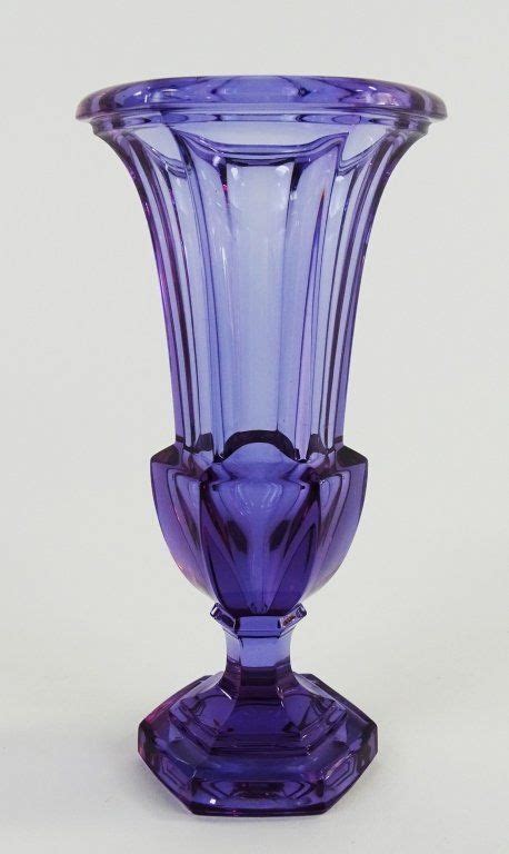 Moser Alexandrite Neodymium Glass Vase Oct 23 2016 Auction Gallery